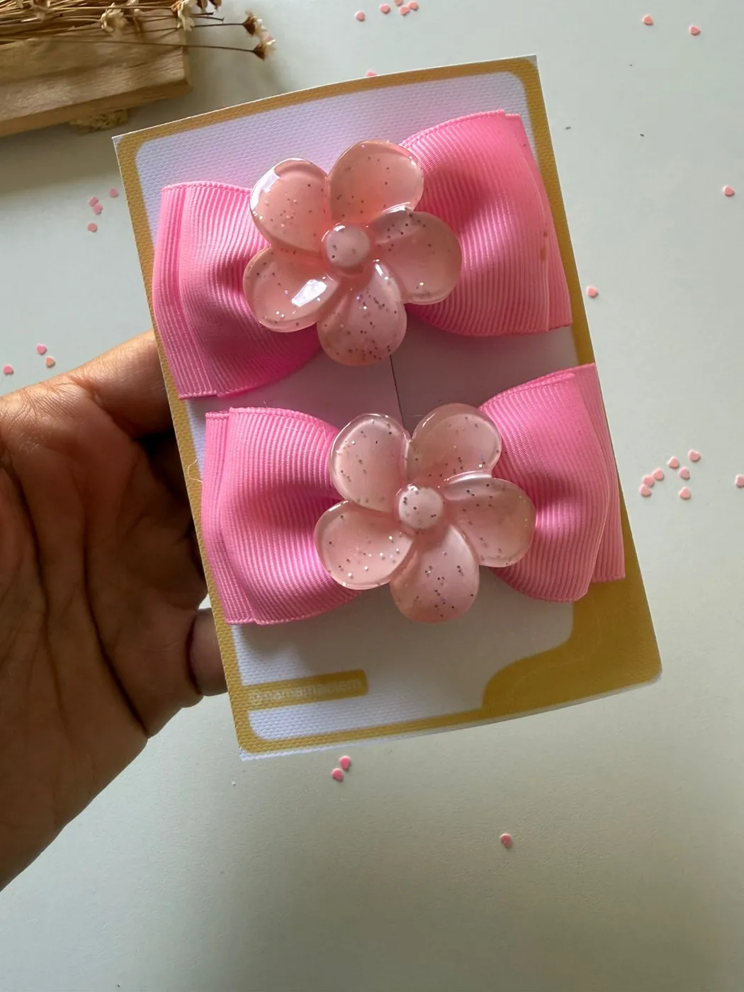 Parzinho Laço Rosa com Flor Acrílica