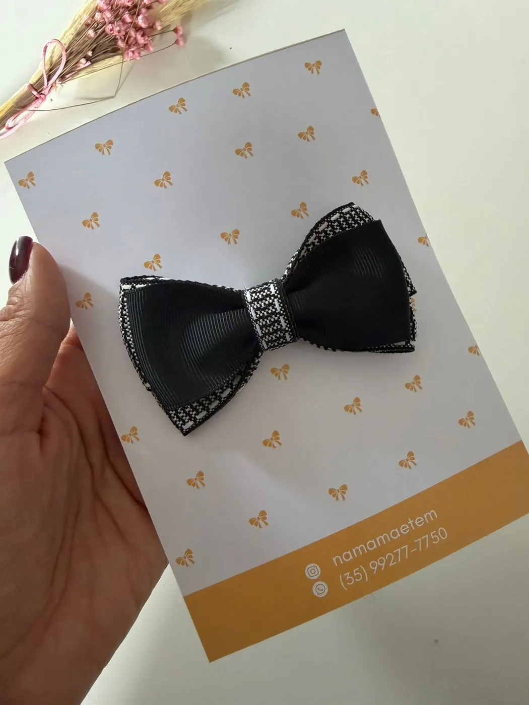 Laço Preto com Strass