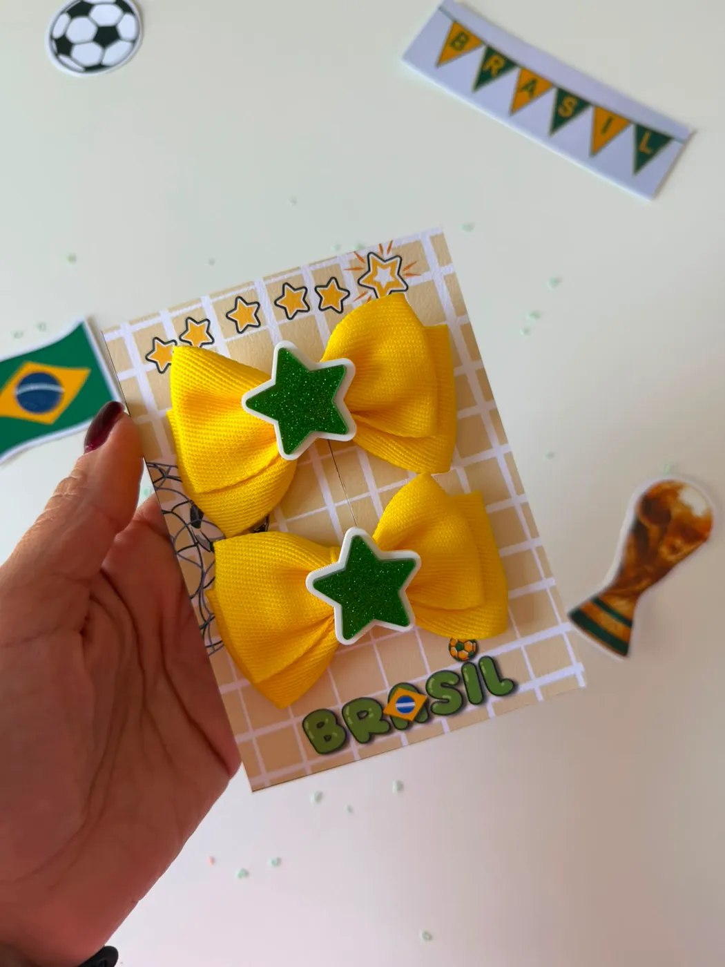 Parzinho Laço Amarelo com Estrela Verde