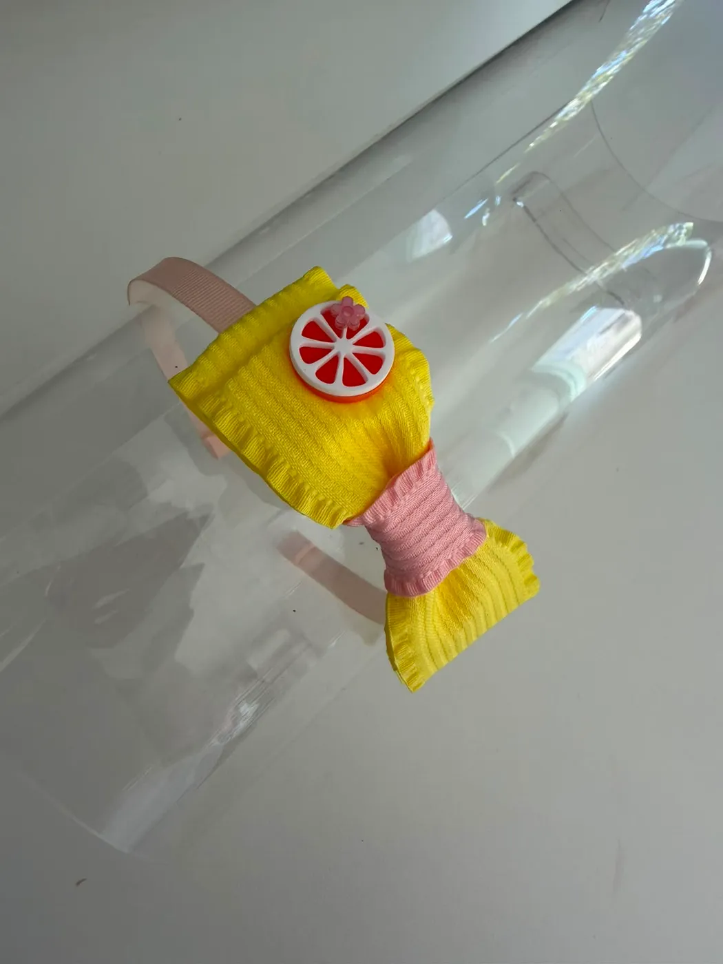 Tiara Laço Amarelo com Frutinha