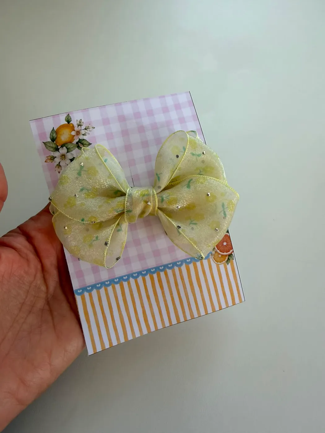 Laço Organza Amarelo com Glitter