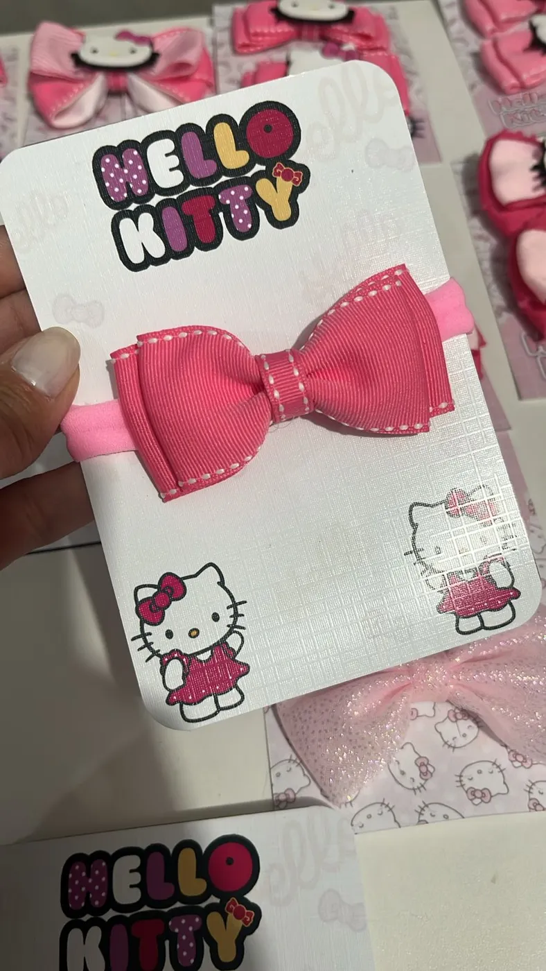 Faixinha de Bebê Hello Kitty Laço Coral