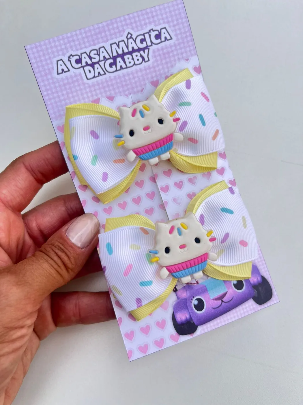 Parzinho Laço Casa Mágica da Gabby Amarelo e Branco