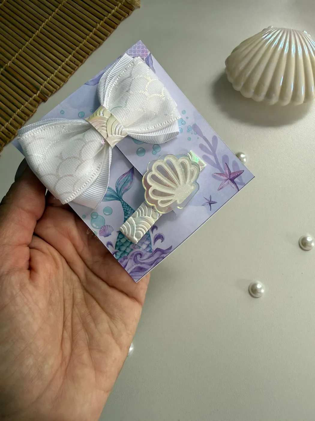 Kit Laço Branco e Hairclip Concha