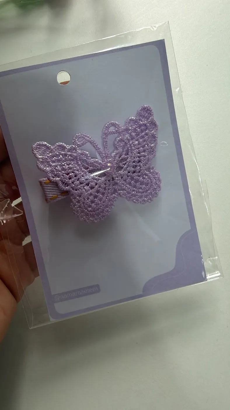 Hairclip Borboleta Renda Lilás Grande