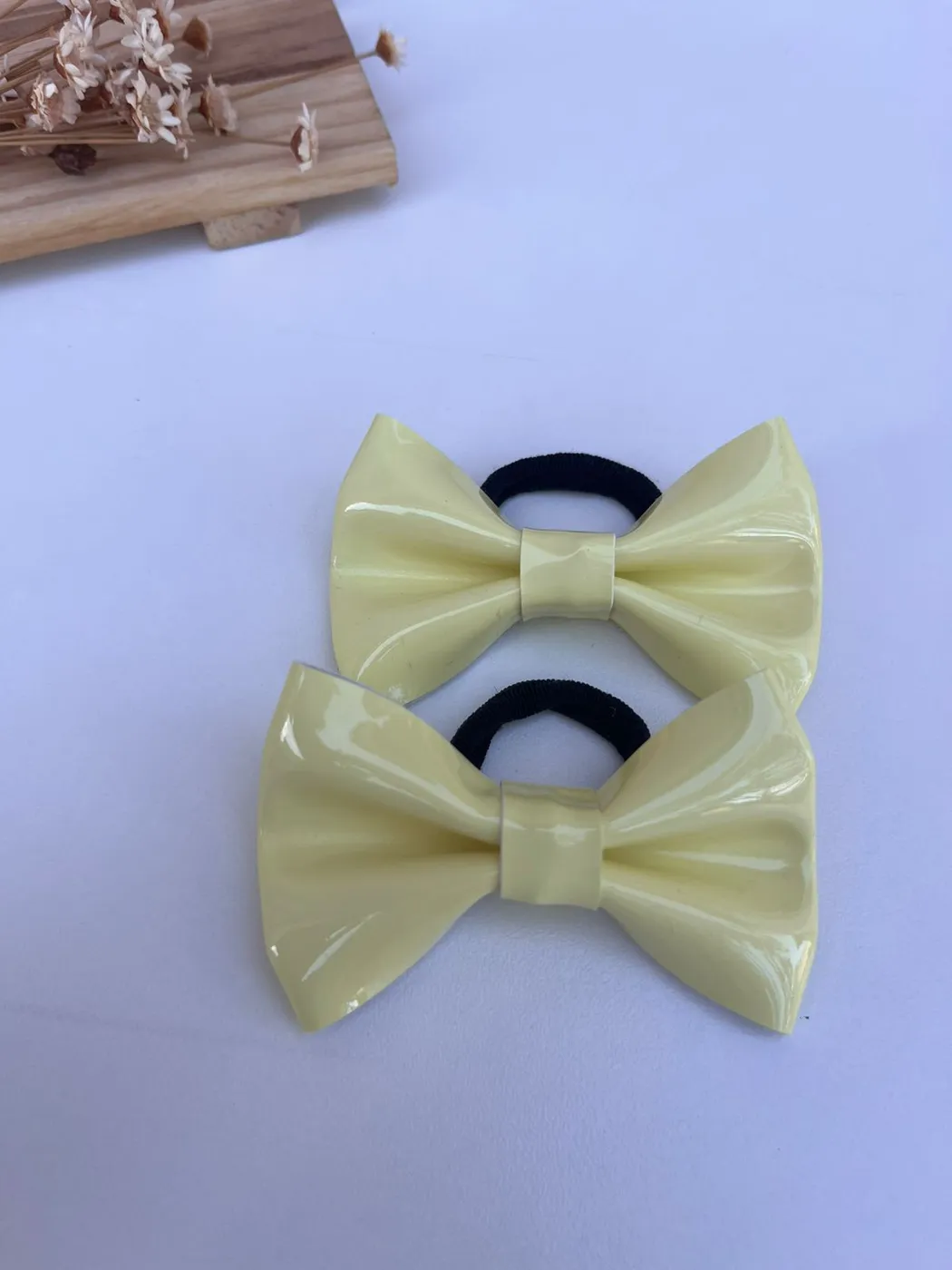 Parzinho de Xuxinha Laço Vinil Amarelo Claro