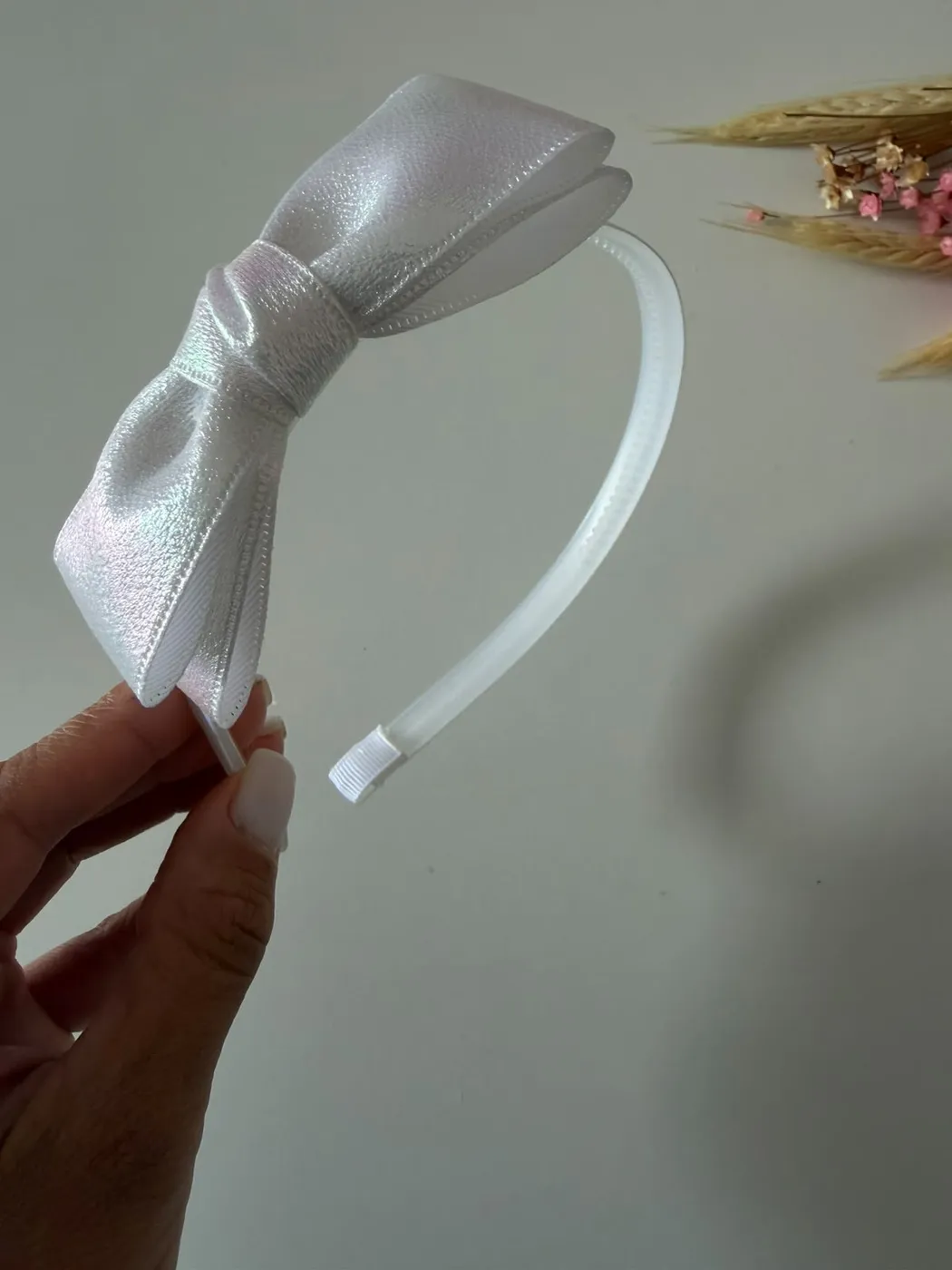 Tiara Laço Branco Perolado