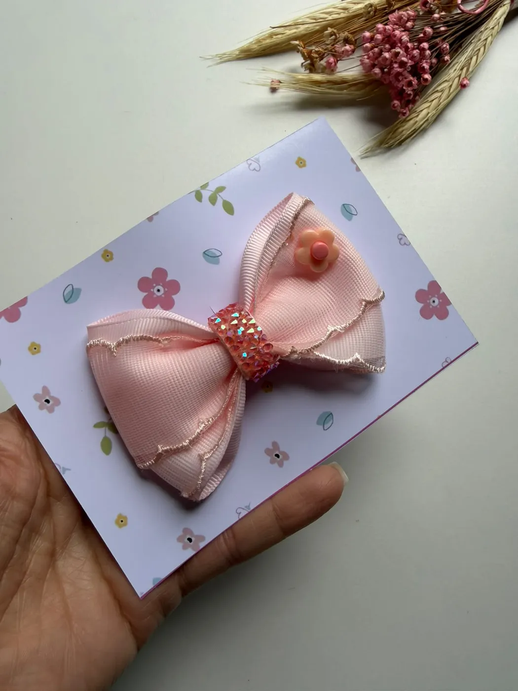 Laço Rosa Salmão Borda Bordada