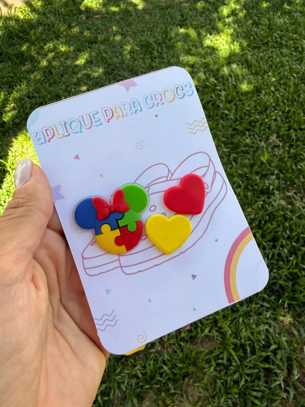 Aplique de Crocs Mickey e Corações