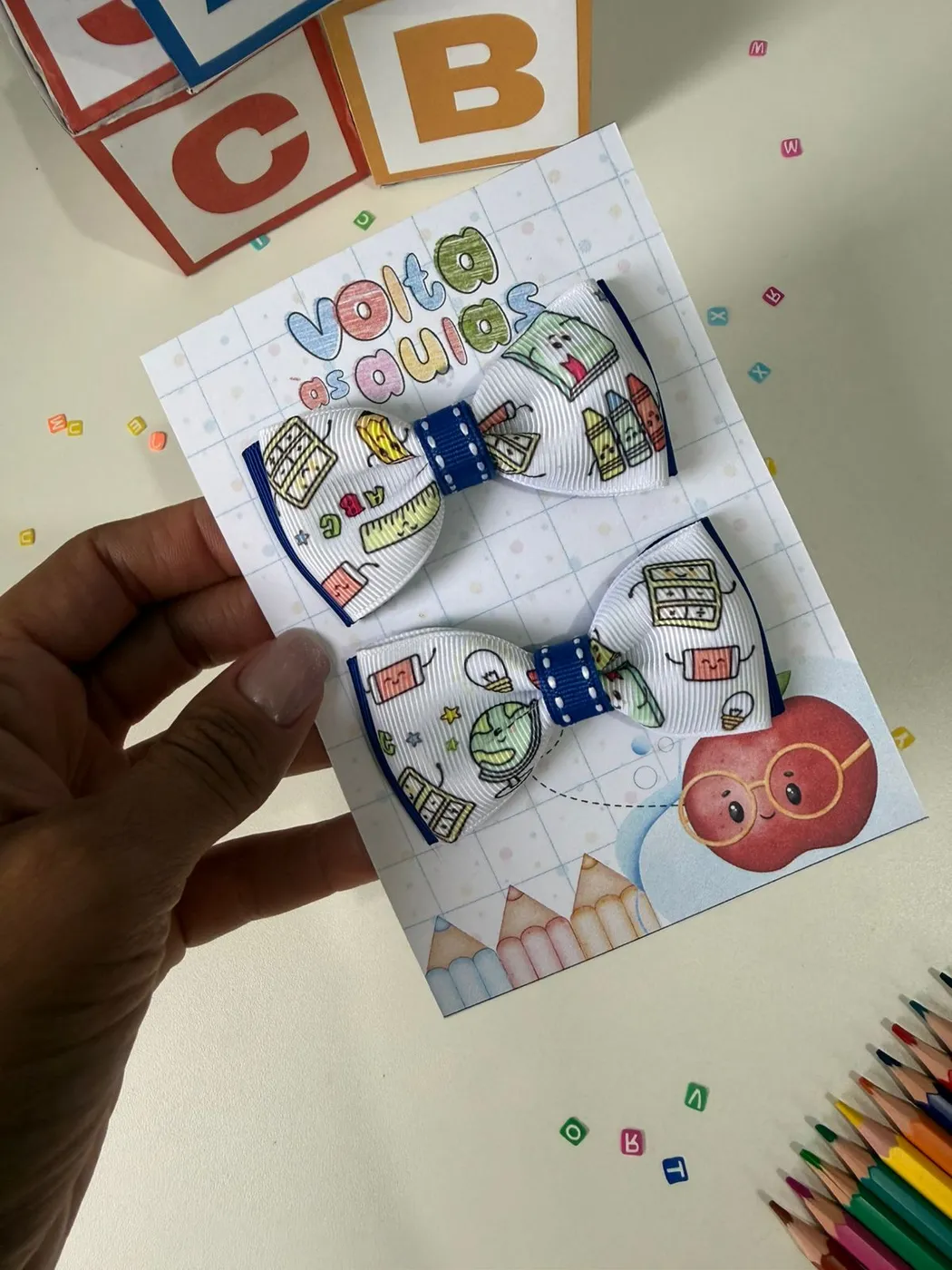 Parzinho Laço Estampa Escolar Detalhe Azul